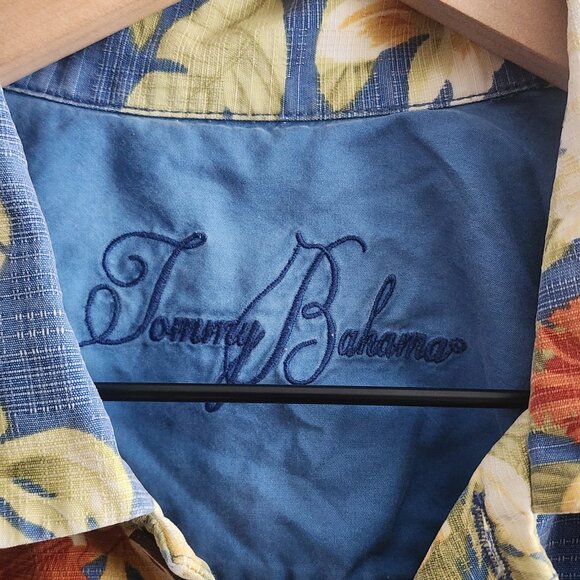 Tommy Bahama Shirt Mens Large Blue Silk Floral Hawaiian Pineapple Button Up Camp - Picture 4 of 12